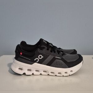 Women's On Running Cloudrunner - Size 6